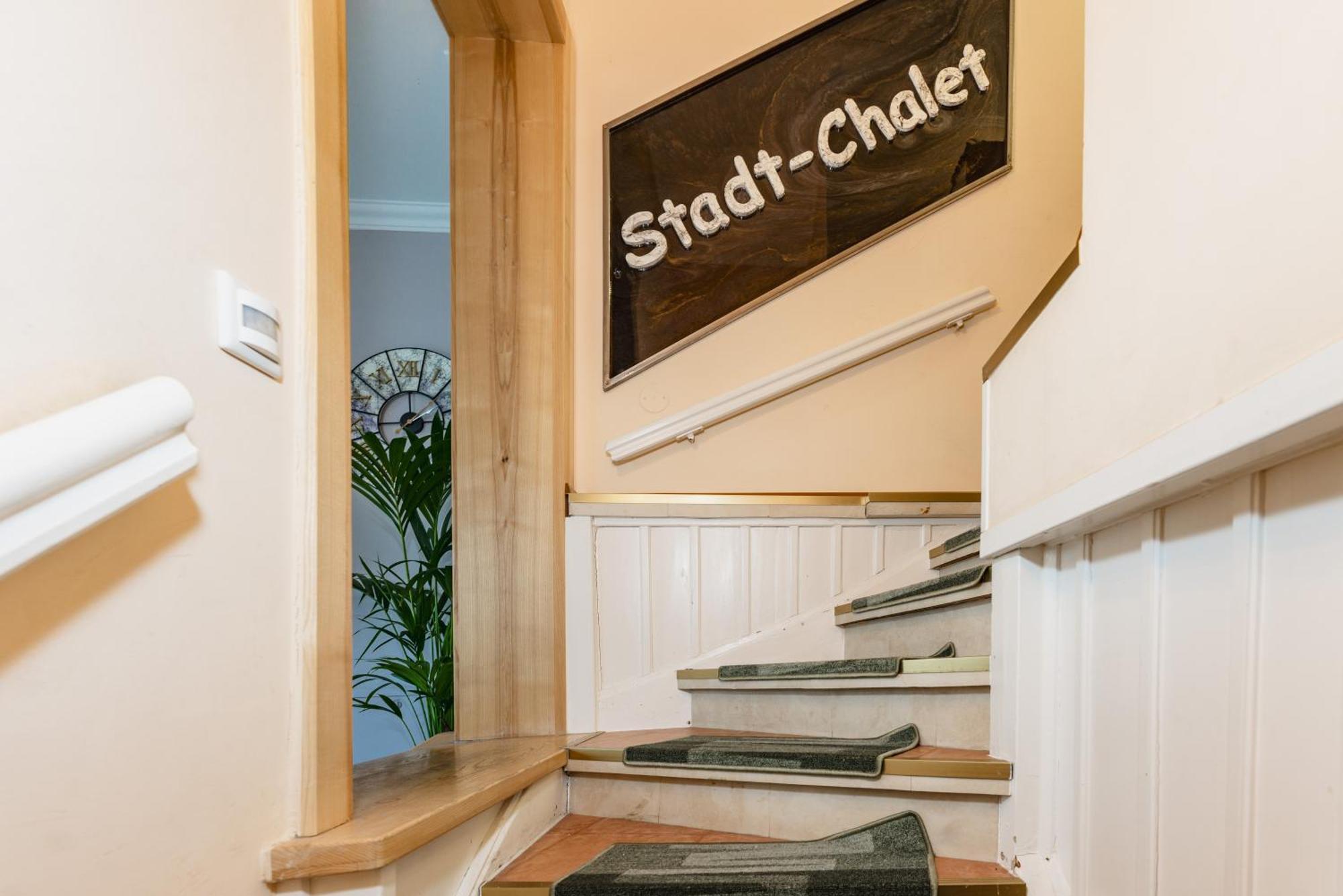 Stadt-Chalet 斯拉德明 外观 照片